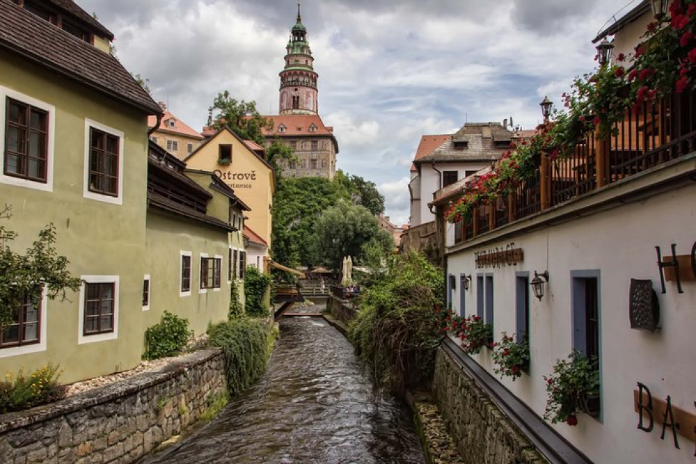 Private Luxury Transfer from Prague to Hallstatt via Cesky Krumlov