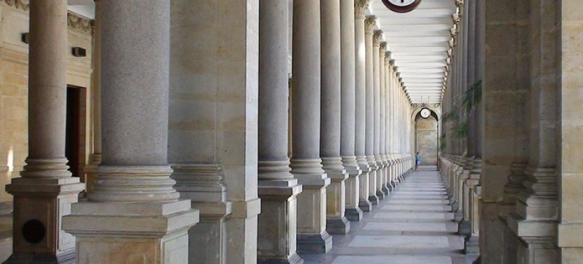Private All-Inclusive Karlovy Vary & Moser Glassworks Day Trip from Prague