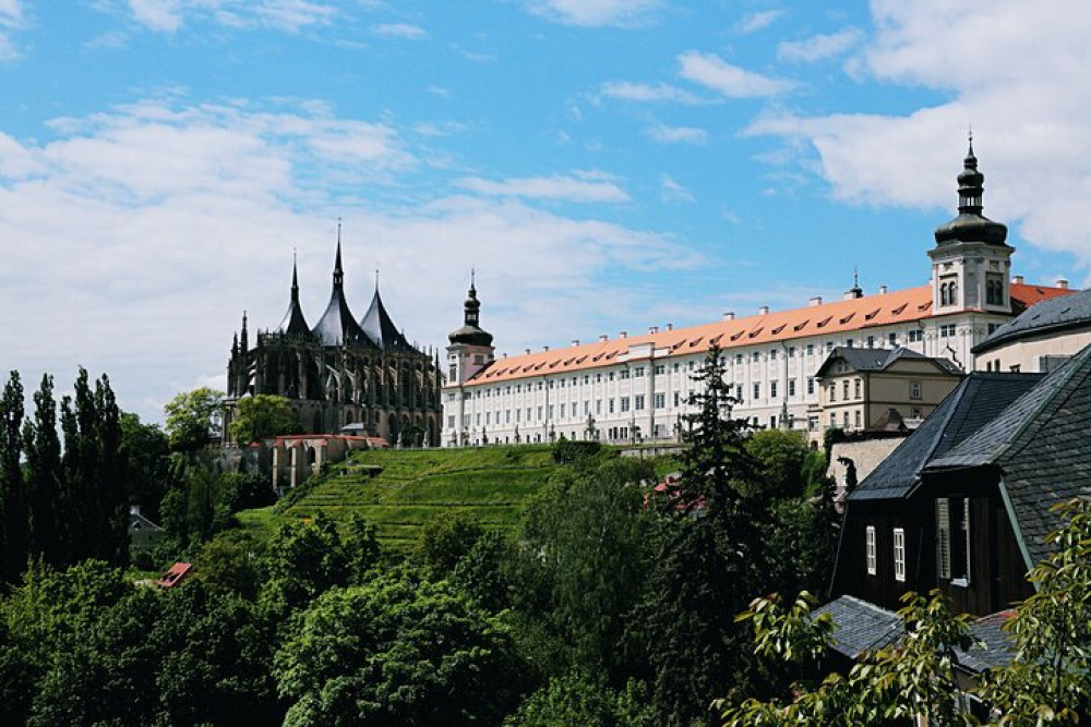 Private Kutna Hora & Cesky Sternberk Castle Luxury Day Trip from Prague