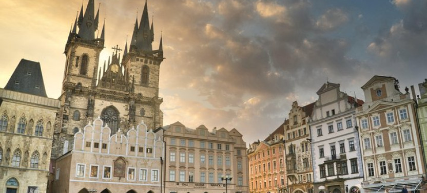 Private Prague Walking Tour with Karlstejn Castle Excursion