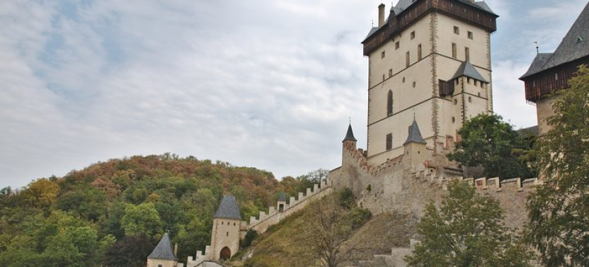 Private Karlstejn Castle Tour from Prague with Glassworks Visit and Lunch