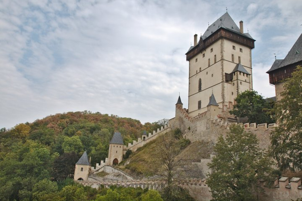 Private Karlstejn Castle Tour from Prague with Glassworks Visit and Lunch