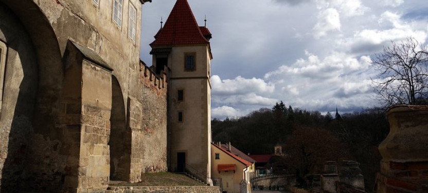 Private Krivoklat Castle & Bohemia Glass Factory Tour from Prague