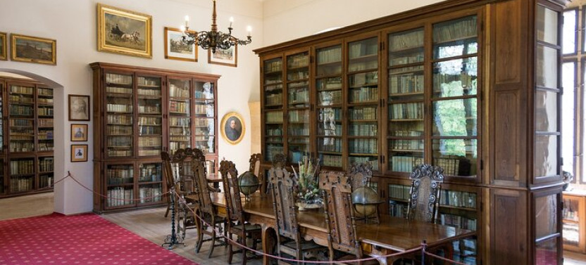 Private Krivoklat Castle & Bohemia Glass Factory Tour from Prague