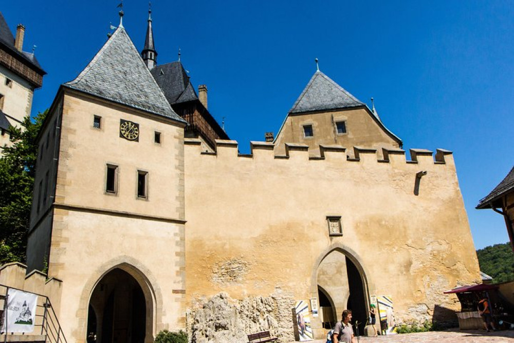Private Karlstejn Castle Tour from Prague with Lunch and Admission
