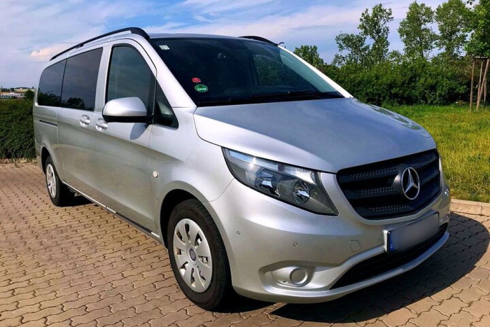 Private Mercedes-Benz Transfer from Passau to Prague