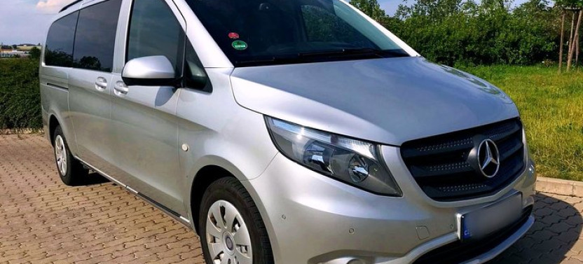 Private Transfer from Vienna to Prague with Door-to-Door Service