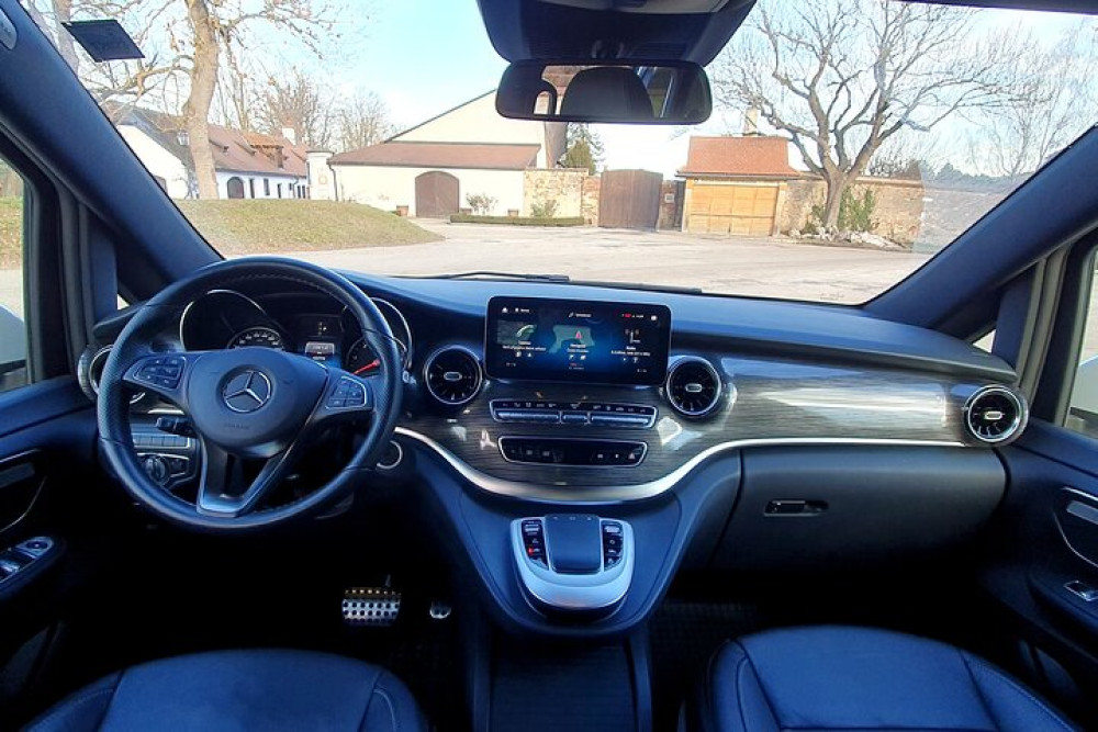 Private Luxury Mercedes Transfer From Prague to Bratislava