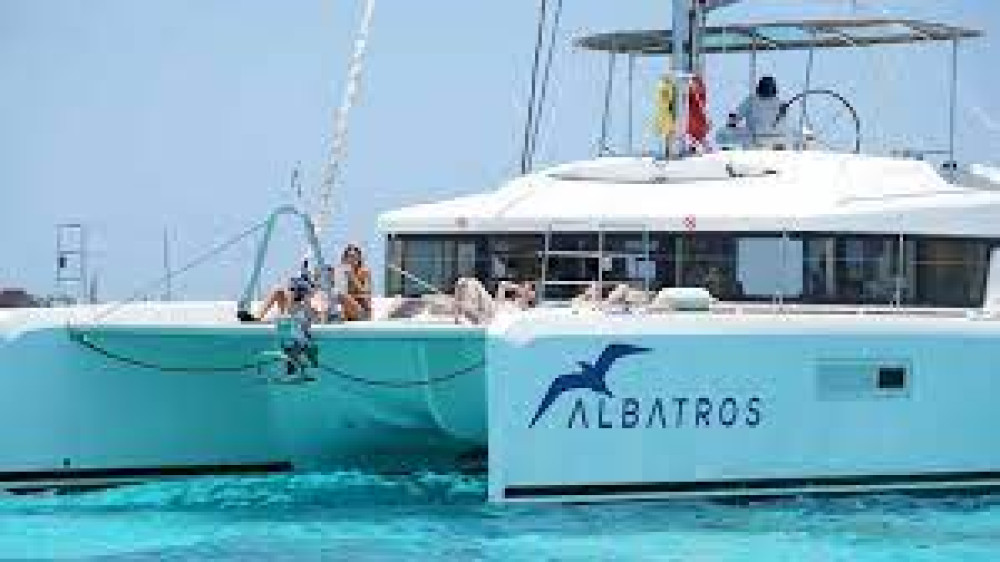 Morning Albatros Plus Catamarán Tour – Isla Mujeres