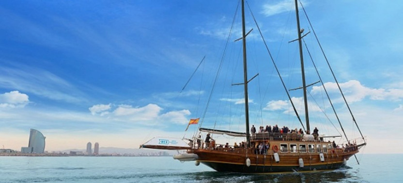 Barcelona Sunset Sail with Live Music, photo 3 of 13