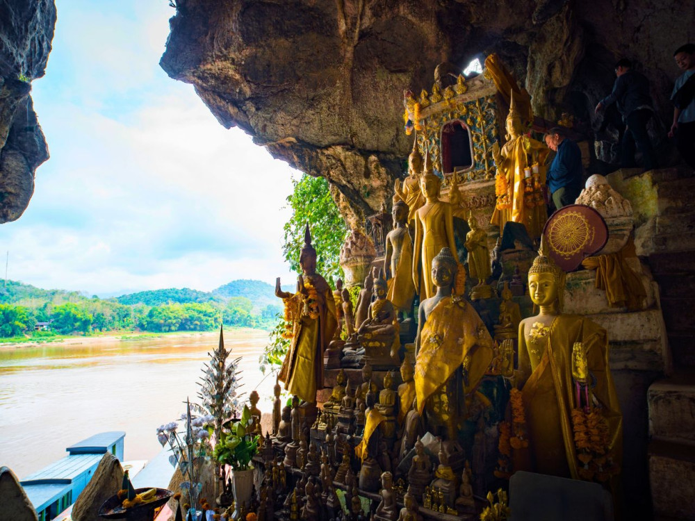 Luang Prabang: Alms Giving Ceremony, Mekong River Cruise & More - Private