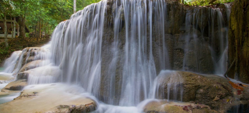 Luang Prabang: Kuangsy waterfall, Sunbear Refuge & Local Craft Private
