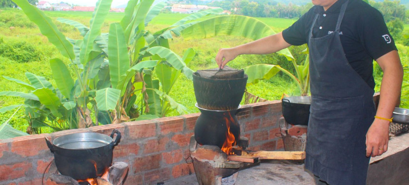 Luang Prabang: Private Cultural Experience with Local Cooking and Monk Bles
