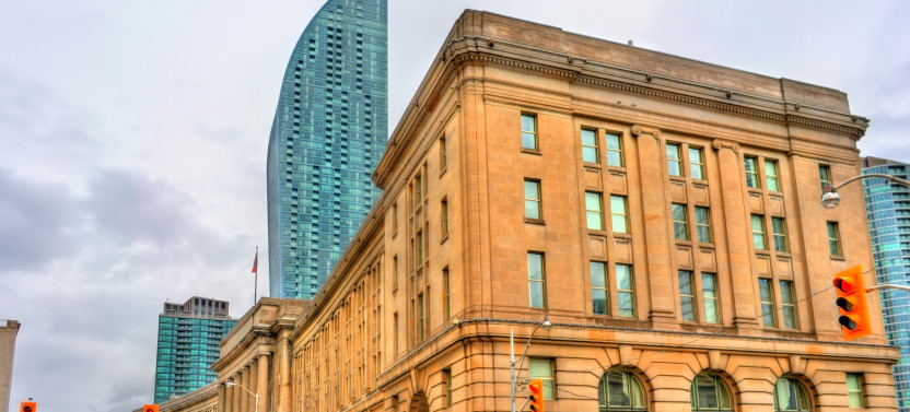 Private Tour Of Toronto with Harbor Cruise