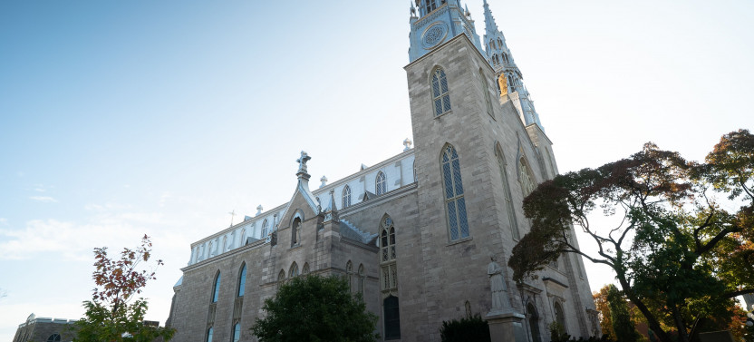 Private Tour Of Ottawa with Rideau Canal Cruise