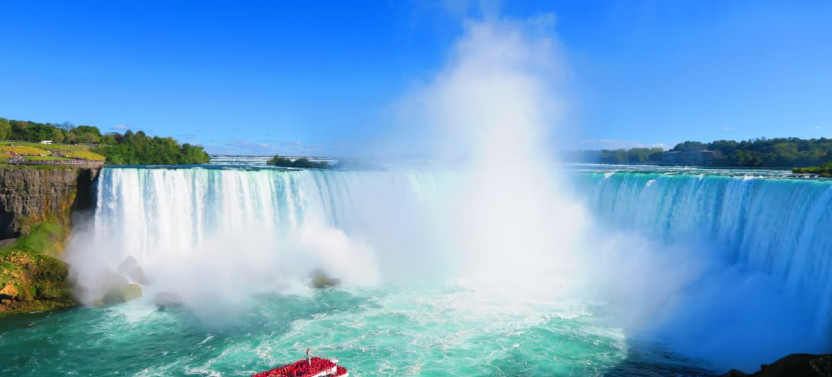 Private Niagara Falls, Canada Tour with Ride of the Falls Cruise