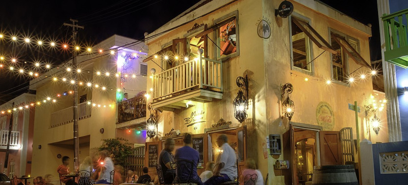 The Ultimate Curacao Night Adventure: Bars Hop & Bites