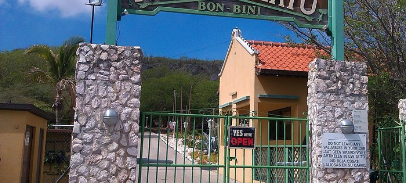 Curacao Beach And Hato Caves Tour