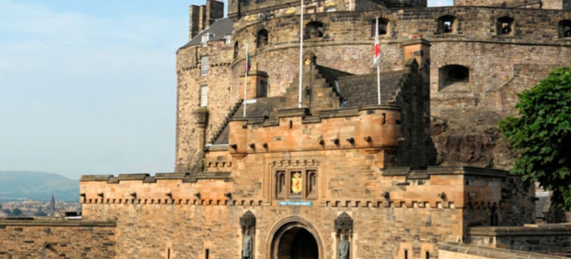 Guided Tour to Edinburgh Castle - with an English Speaking Guide