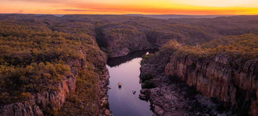 Full-Day Nitmiluk National Park Tour with Katherine Gorge & Hot Springs