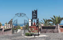 Holiday Tours Santorini29
