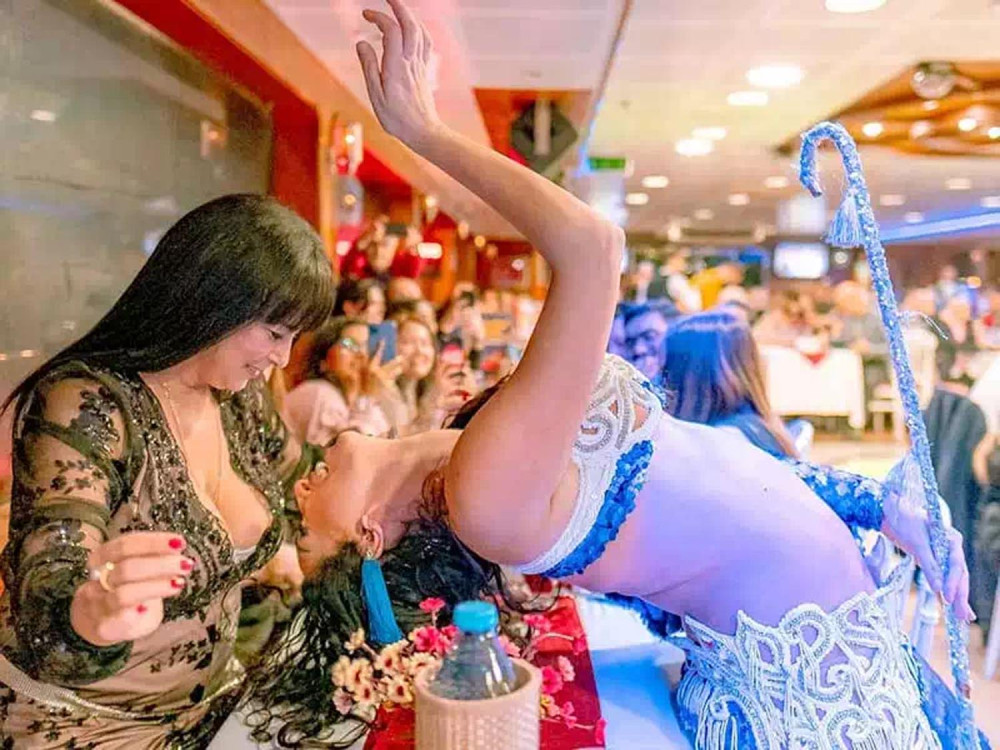 Bosphorus Dinner Cruise with Turkish Night Show and Live Music