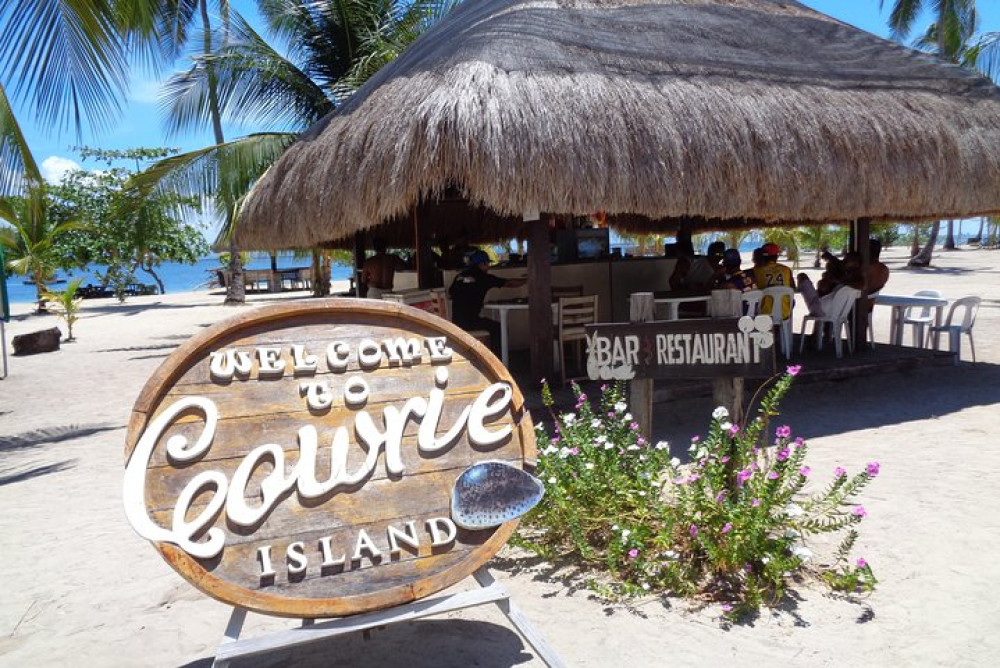 Private Honda Bay 3-Island Hopping with Lunch in Puerto Princesa