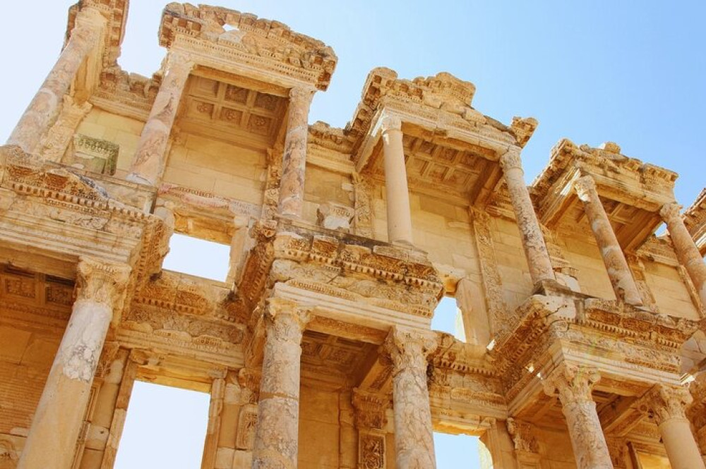 Small Group Full-Day Ephesus Tour with Virgin Mary House & Temple of Artemi