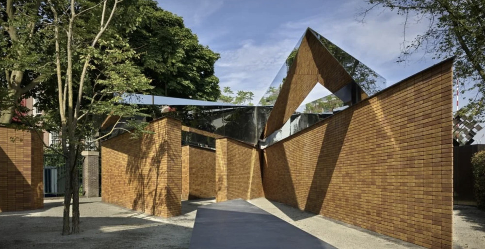 Jewish Heritage Walking Tour with Portuguese Synagogue & Memorial