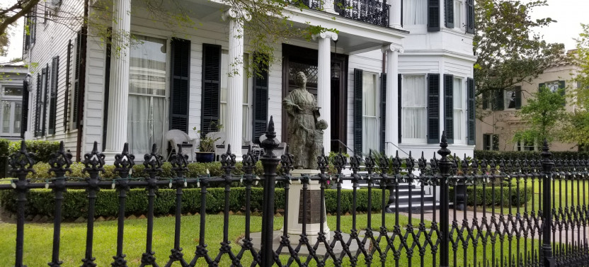 New Orleans Garden District Tour