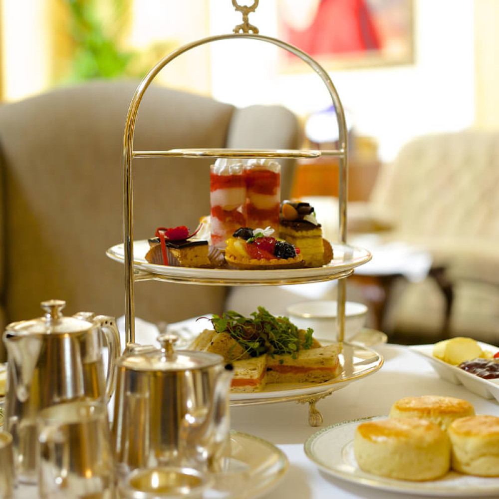 Royal High Tea at Kensington Palace with Walk at Kensington Gardens