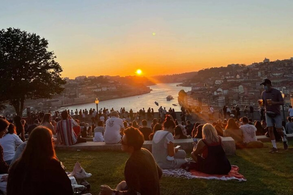 Private Porto Historic Center Walking Tour with Pastry Tasting