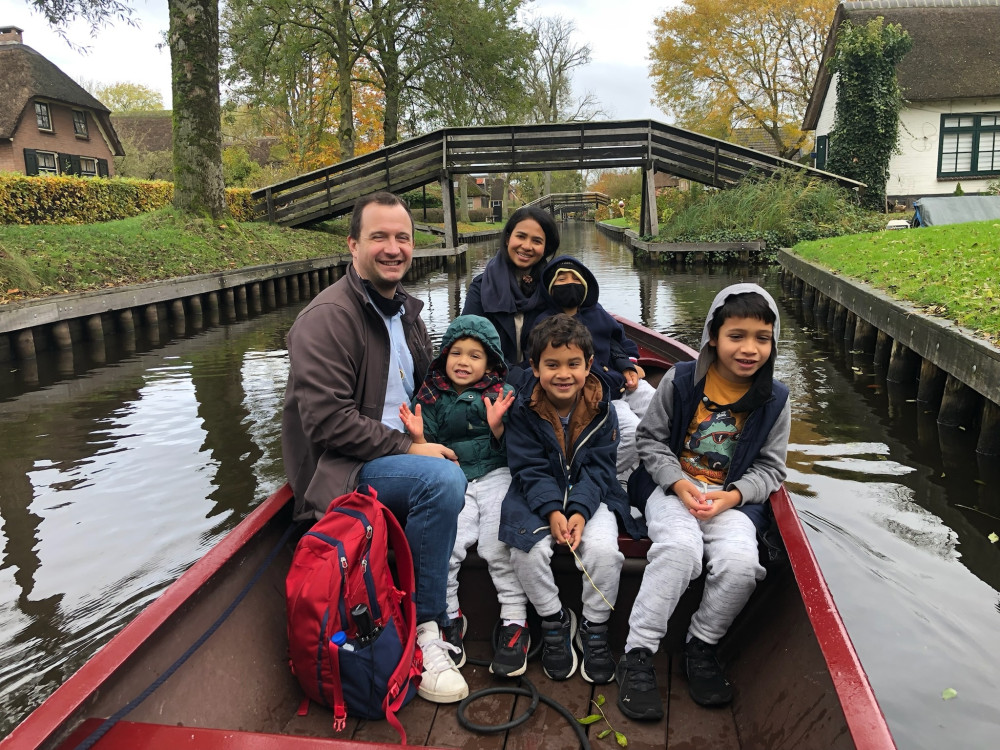 Giethoorn: Private Boat Tour & Zaanse Schans Windmills