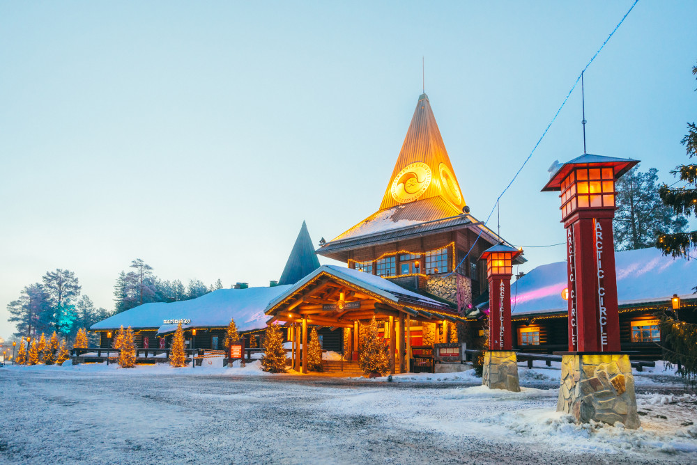 Rovaniemi: Daytrip Santa Village, Arktikum, Lunch, and Photos