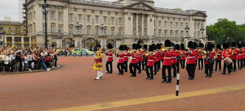 Small Group Buckingham Palace Entrance Tickets & Changing of the Guard