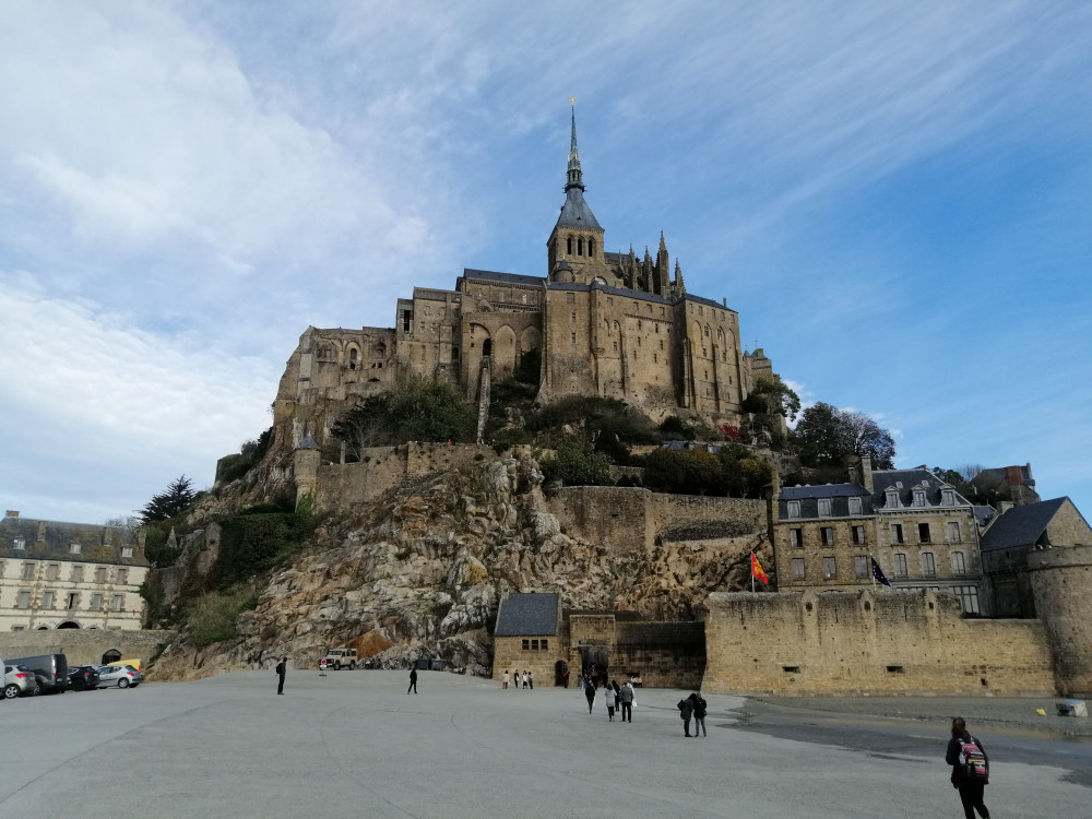 Full-Day Mont-Saint-Michel Small Group Tour with Abbey History