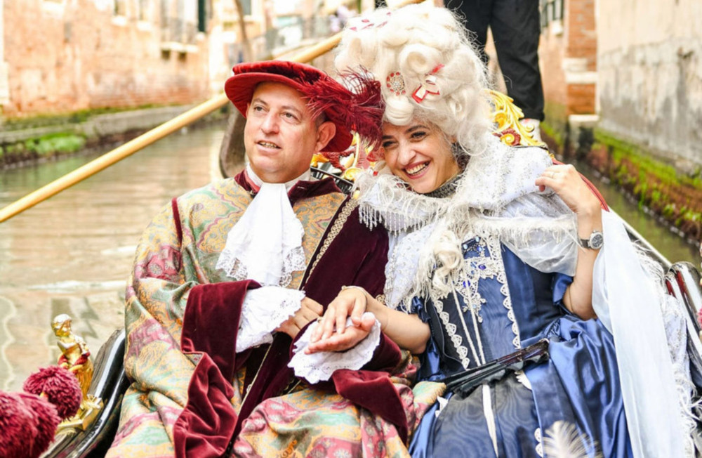 Ancient Carnival Dress-up Experience in Venice