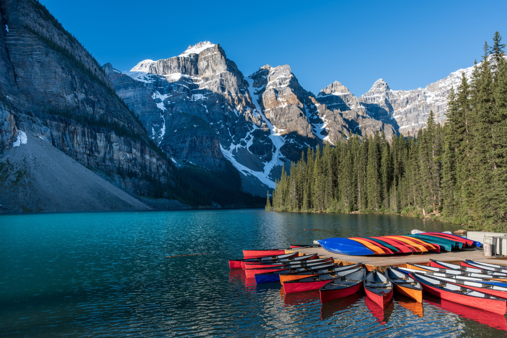 Small Group Luxury Day Tour to Moraine Lake & Lake Louise