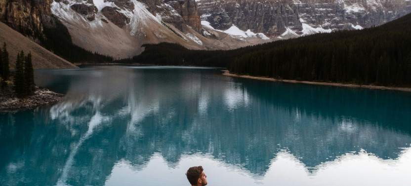 Small Group Moraine Lake Sunset & Lake Louise Golden Hour Tour