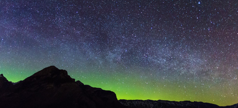 Private Auroras & Stargazing Night Tour at Moraine Lake
