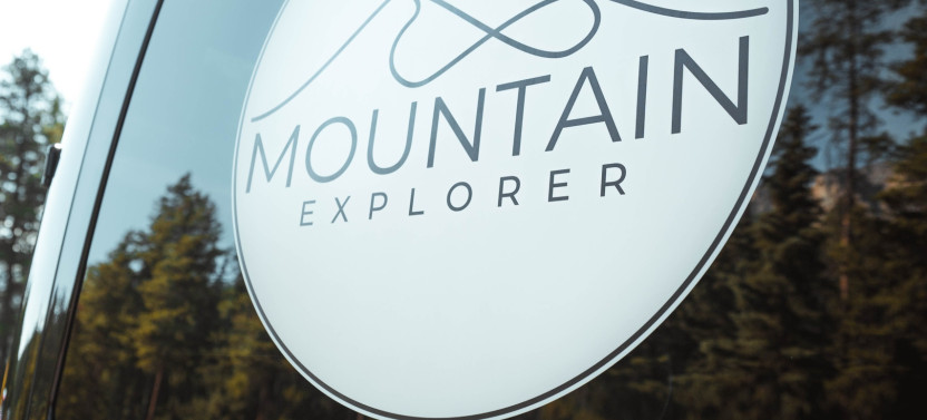 Private Auroras & Stargazing Night Tour at Moraine Lake