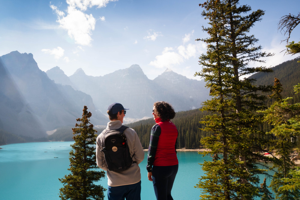 Private Express Tour to Moraine Lake & Lake Louise Highlights - Canmore ...