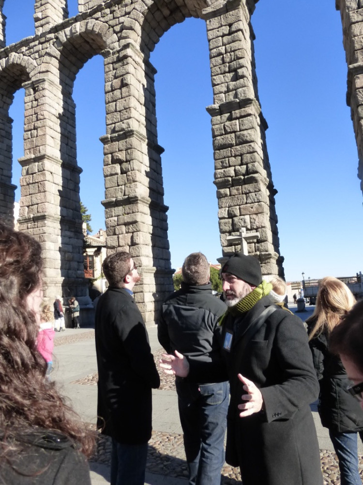 Private Segovia Walking Tour with Aqueduct, Cathedral & Alcazar