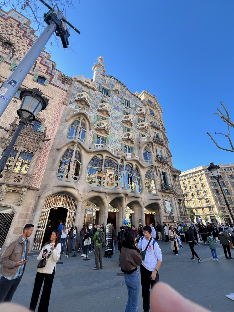Private Panoramic Driving Tour of Barcelona with Hotel Pickup