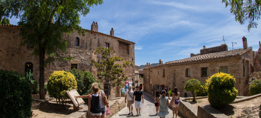 Private Costa Brava Day Trip with Medieval Villages from Barcelona