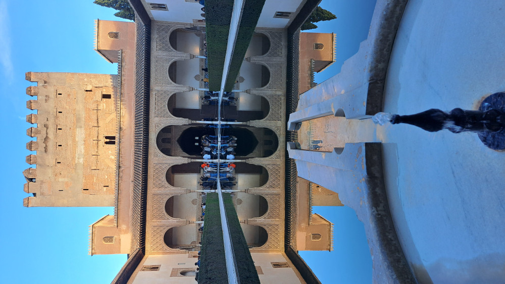 Private Alhambra Tour with Nasrid Palaces and Generalife Gardens
