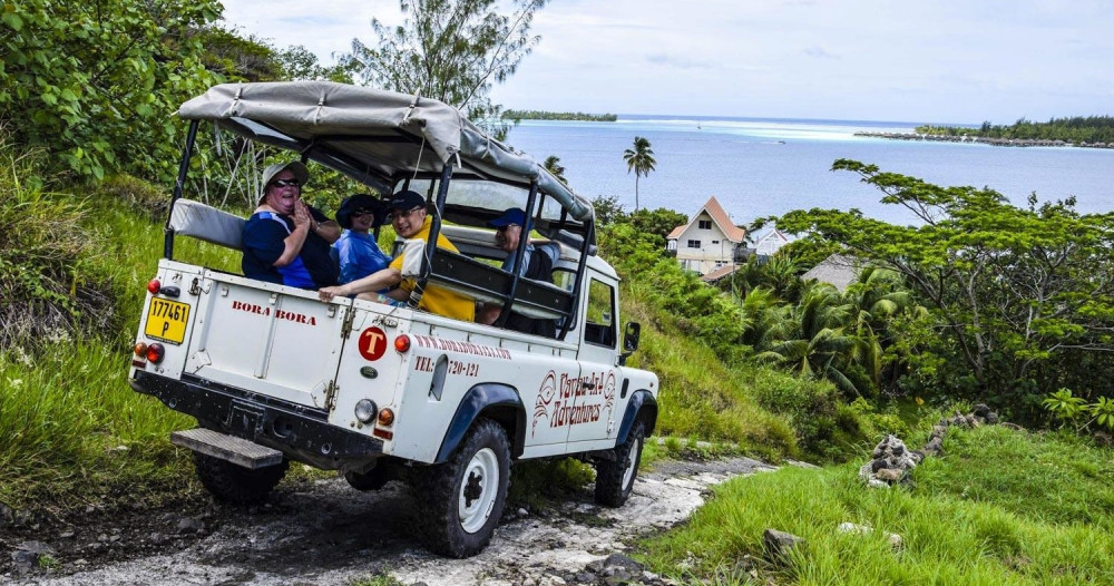 Morning 4x4 Cultural Sightseeing Adventure in Bora Bora