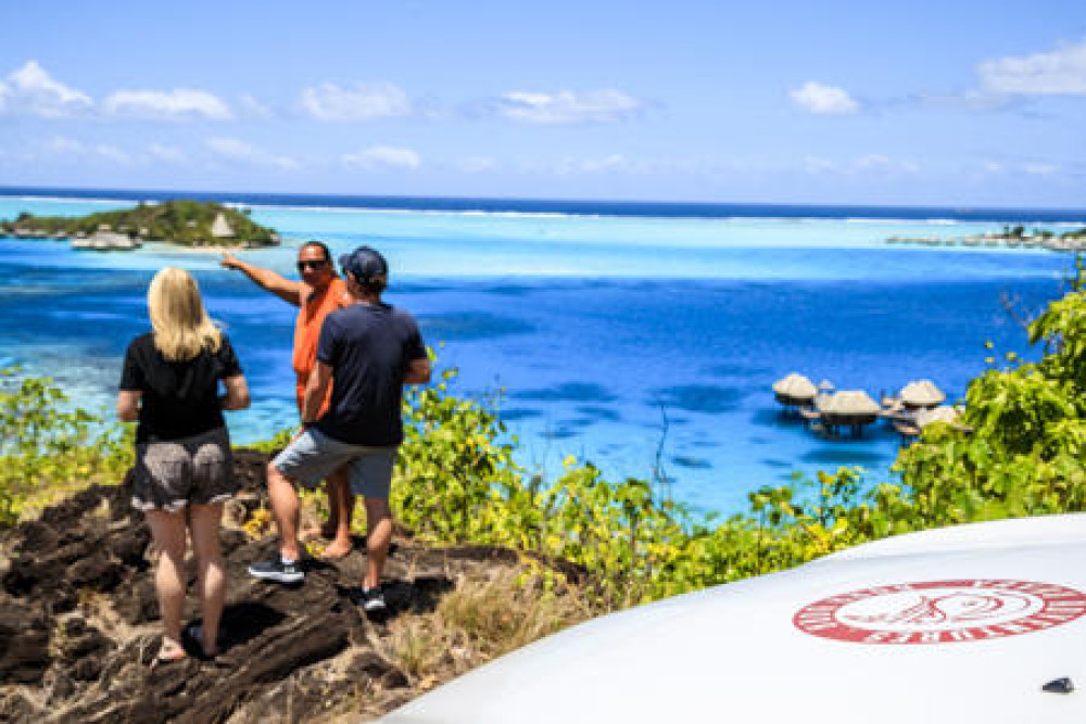 Afternoon 4WD Cultural and WWII Island Tour in Bora Bora