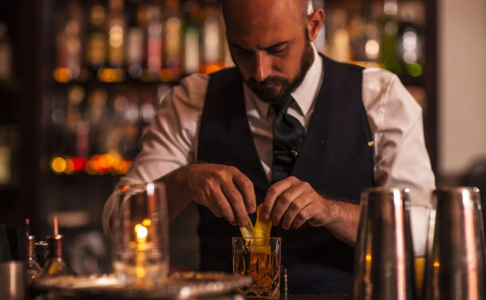 Dinner, Tales & Cocktails – Private Night Tour