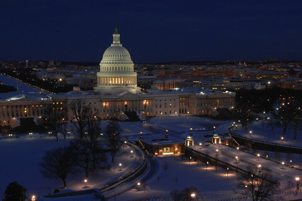 Washington DC: FBI vs. Bank Robbers - City Exploration Game